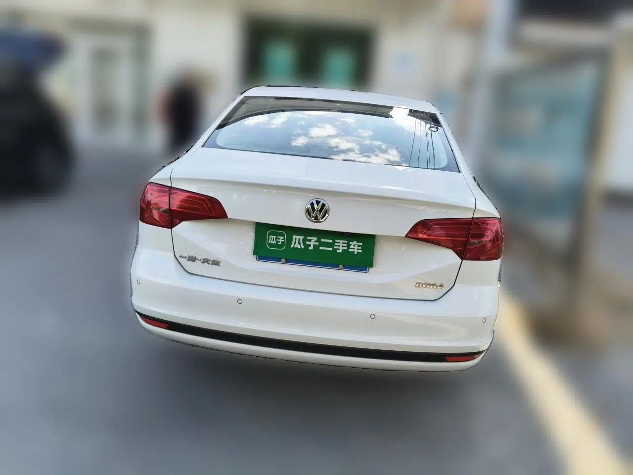 Volkswagen Bora 2017 1.6L Manual Fashion Model — миниатюра 3
