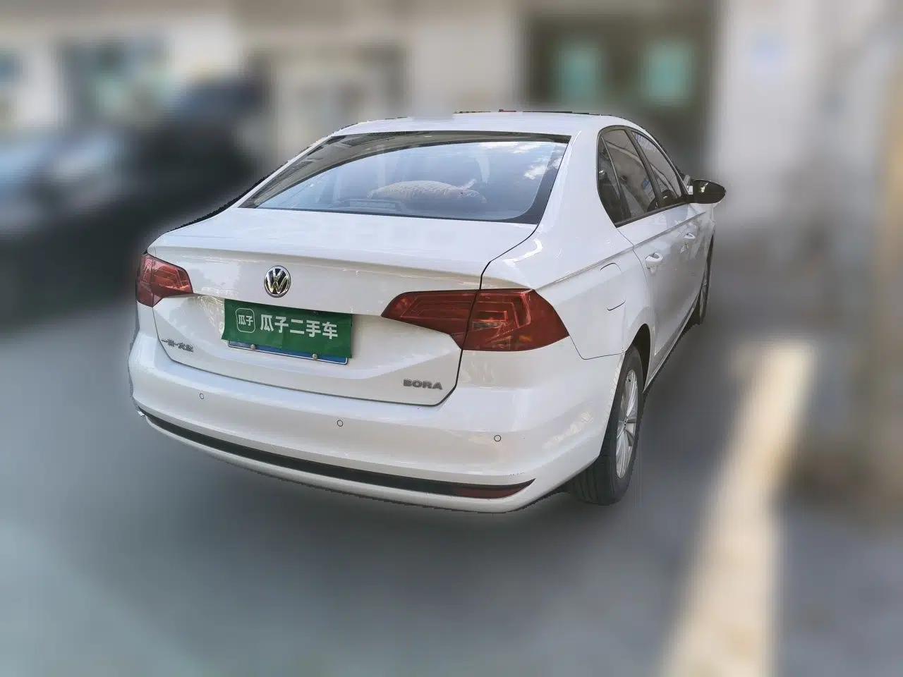 Volkswagen Bora 2017 1.6L Manual Fashion Model — миниатюра 4