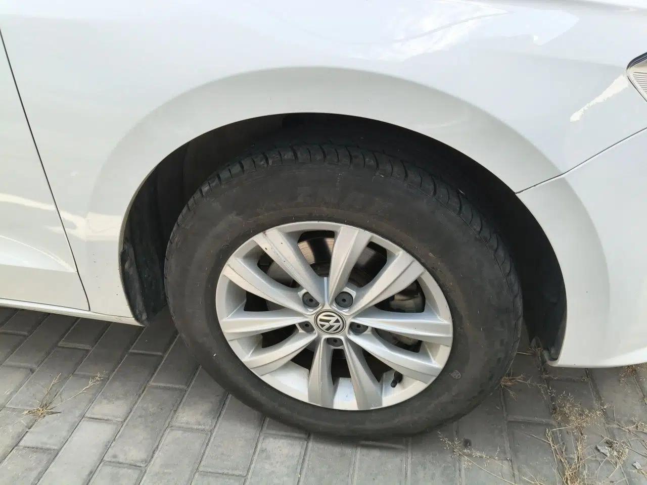 Volkswagen Bora 2017 1.6L Manual Fashion Model — миниатюра 5