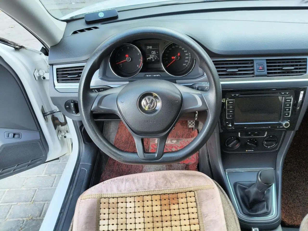 Volkswagen Bora 2017 1.6L Manual Fashion Model — миниатюра 7