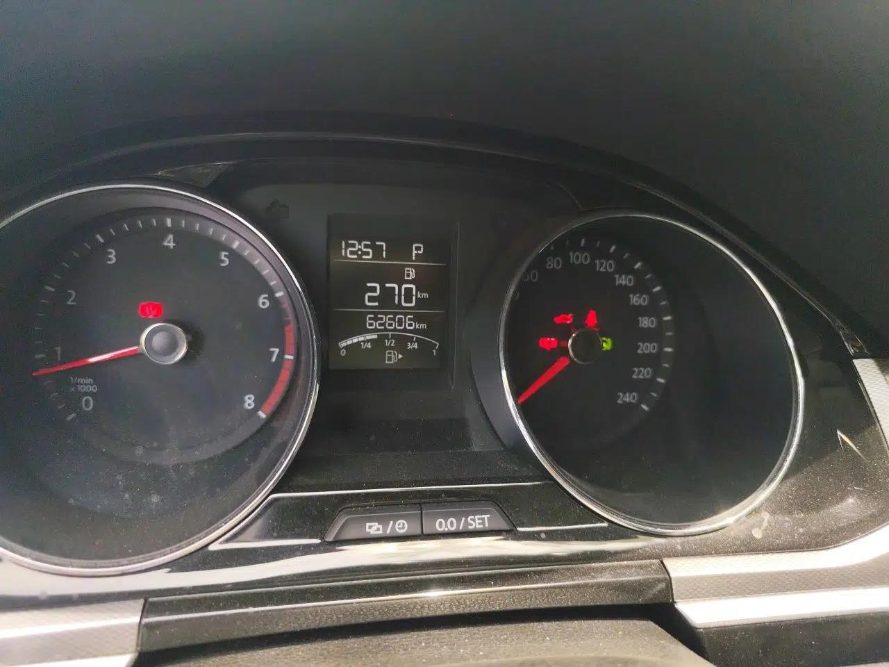 Volkswagen Bora 2016 1.6L Automatic Comfort Model — миниатюра 12