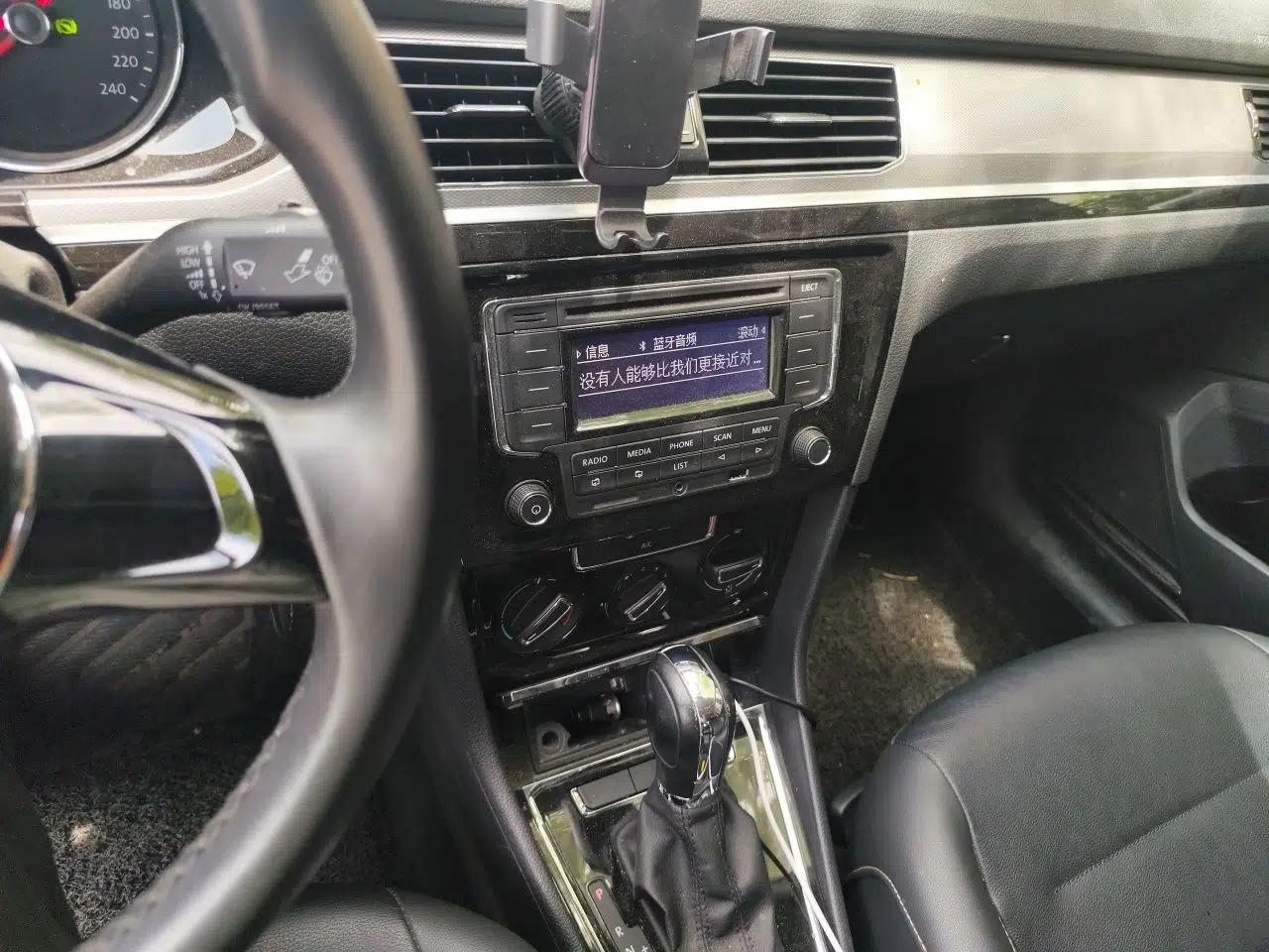 Volkswagen Bora 2016 1.6L Automatic Comfort Model — миниатюра 13