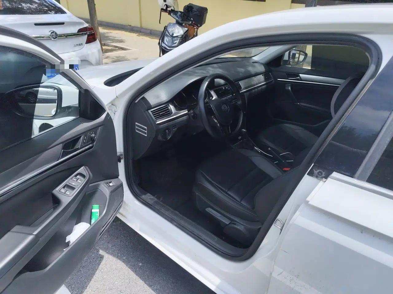 Volkswagen Bora 2016 1.6L Automatic Comfort Model — миниатюра 16