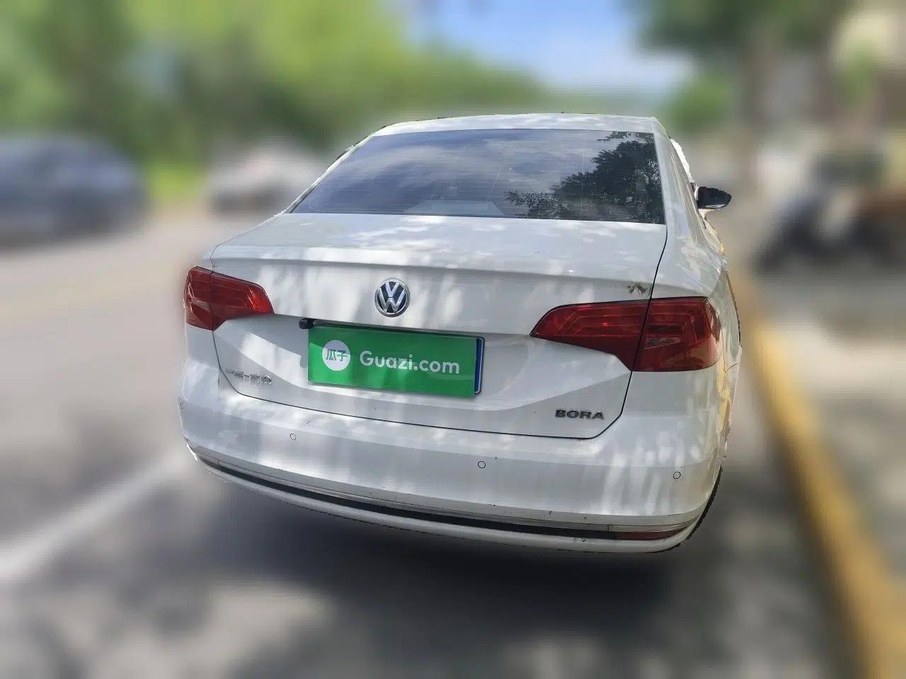 Volkswagen Bora 2016 1.6L Automatic Comfort Model — миниатюра 5