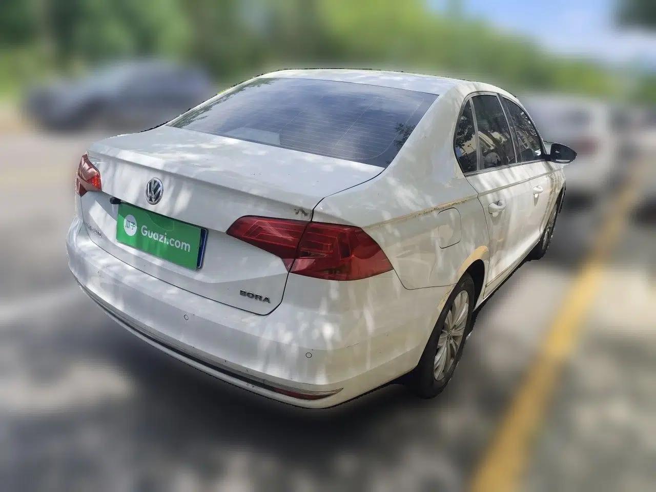Volkswagen Bora 2016 1.6L Automatic Comfort Model — миниатюра 6
