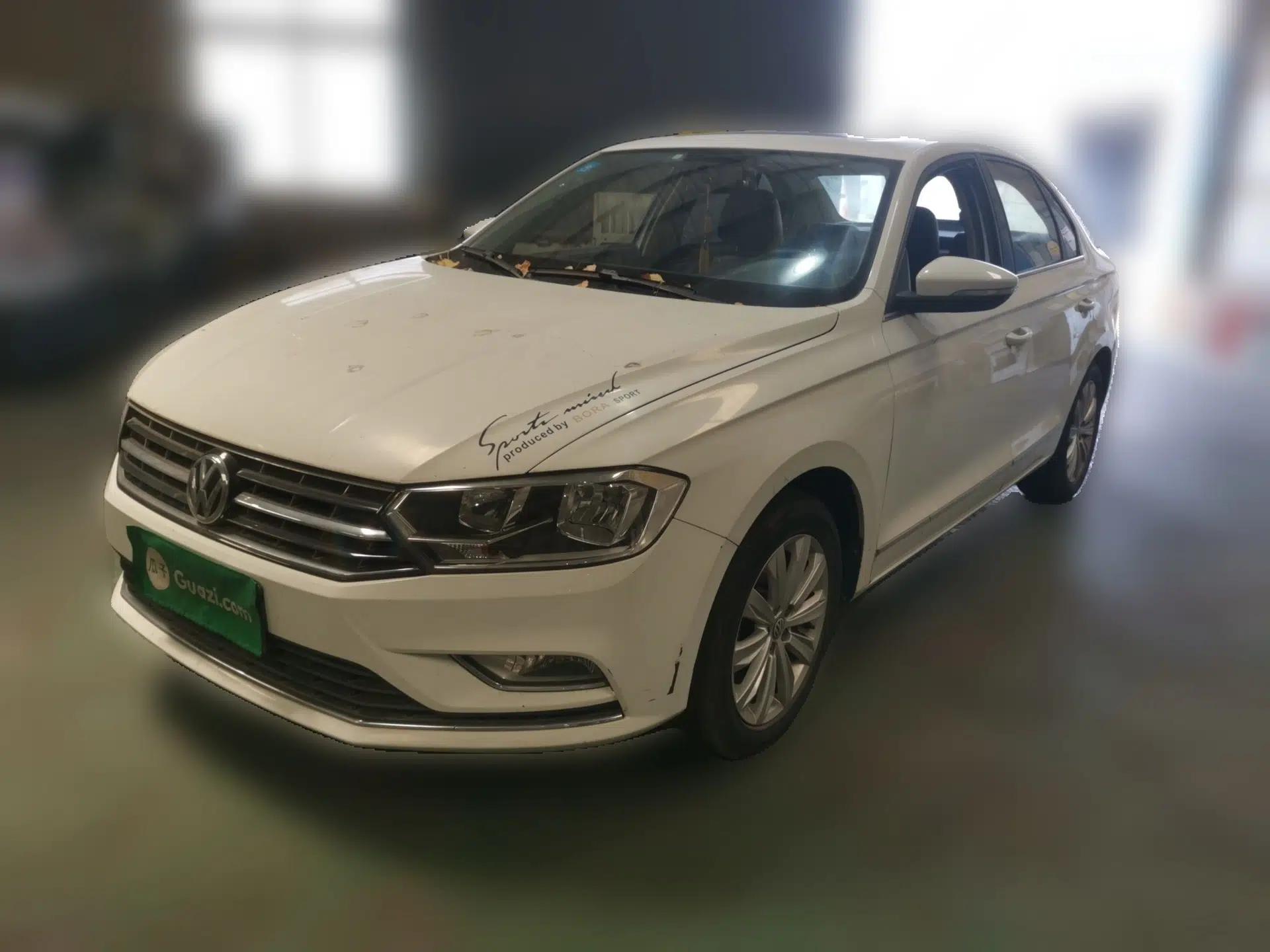 Volkswagen Bora 2016 1.6L Manual Comfort Model — миниатюра 1