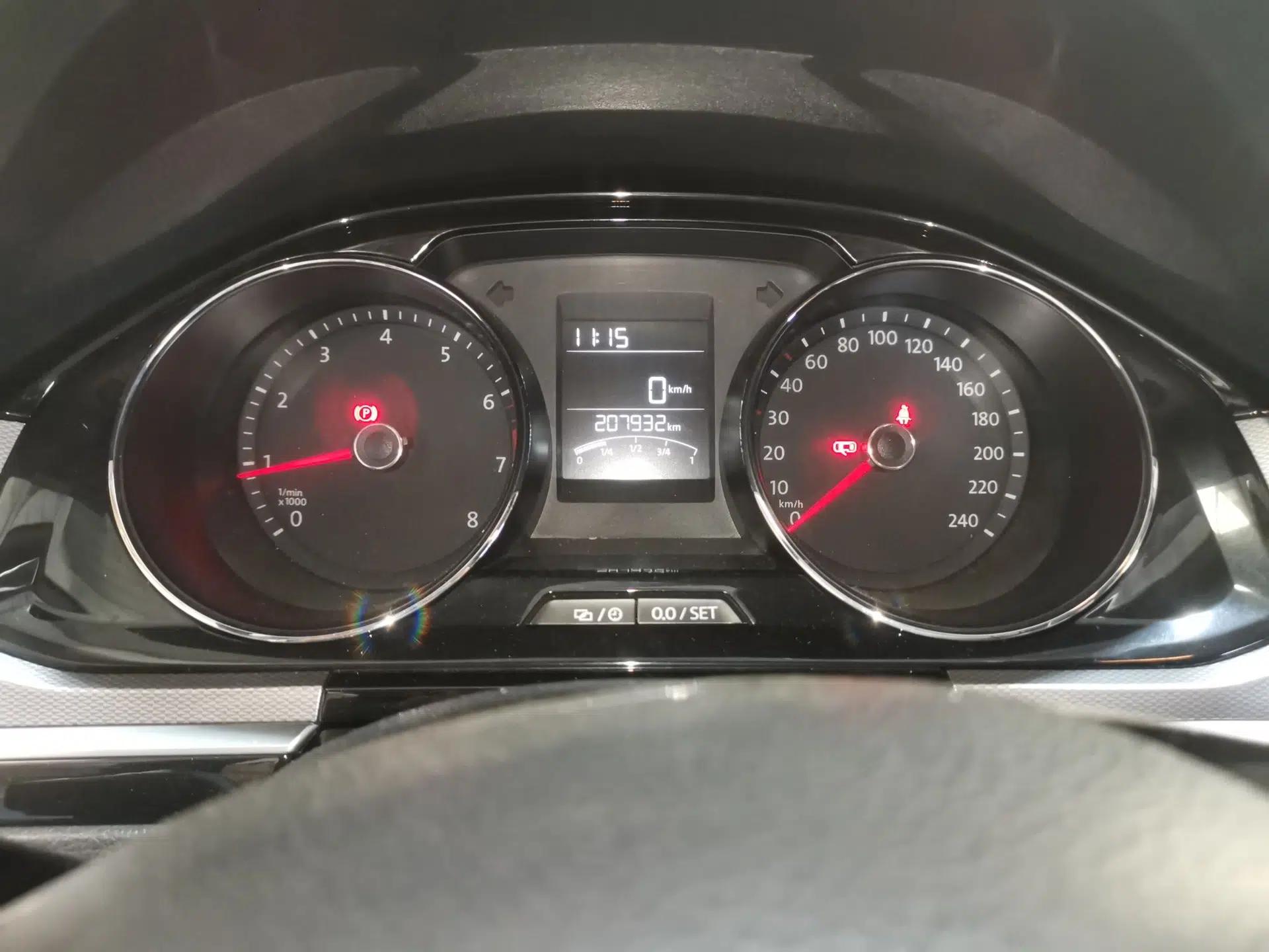 Volkswagen Bora 2016 1.6L Manual Comfort Model — миниатюра 11