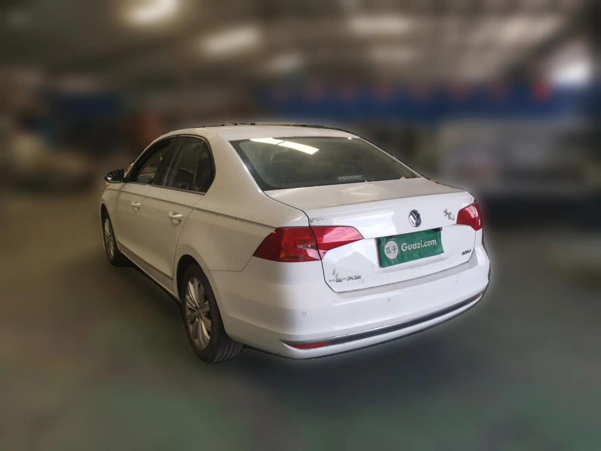 Volkswagen Bora 2016 1.6L Manual Comfort Model — миниатюра 4