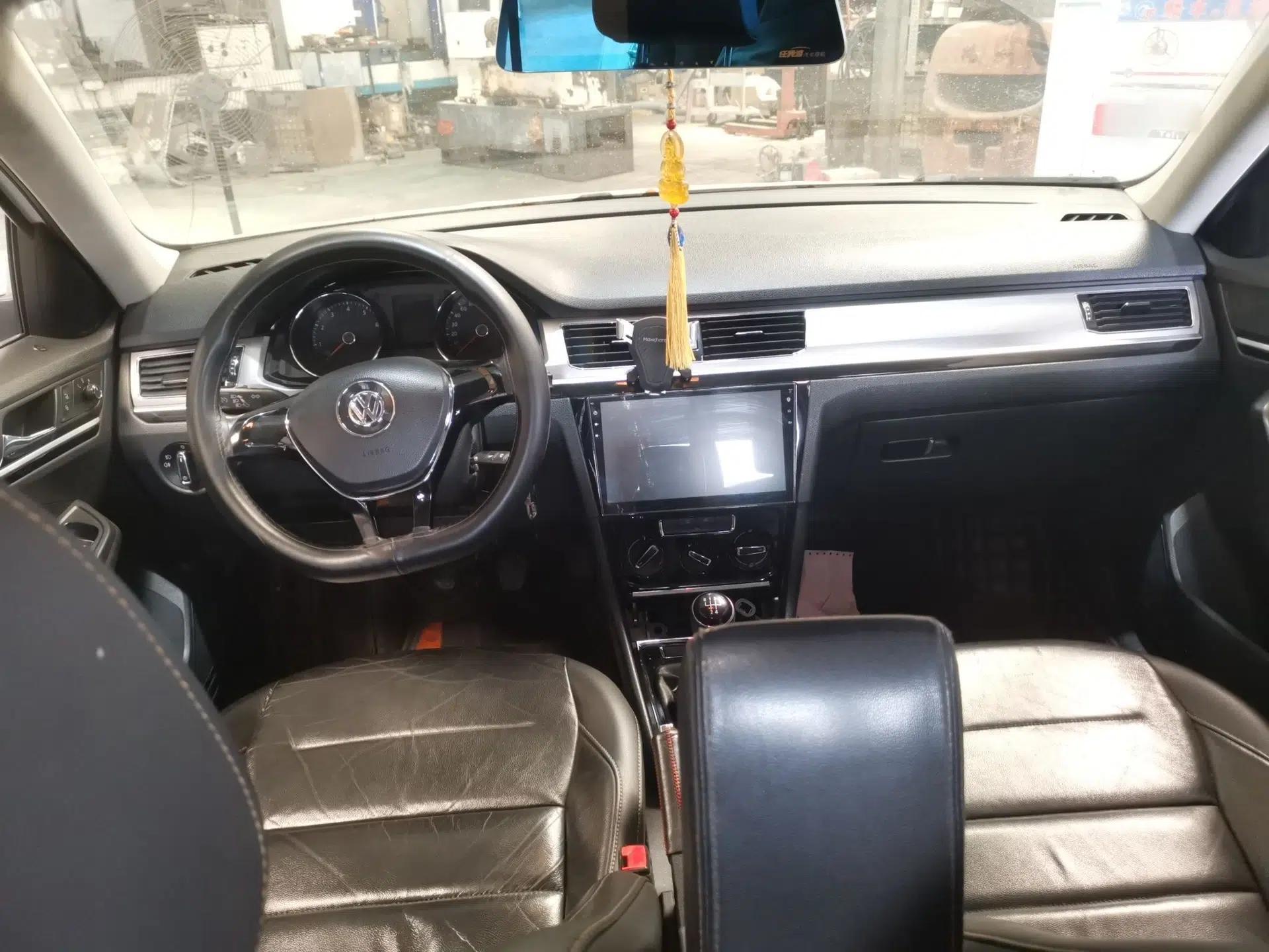 Volkswagen Bora 2016 1.6L Manual Comfort Model — миниатюра 9