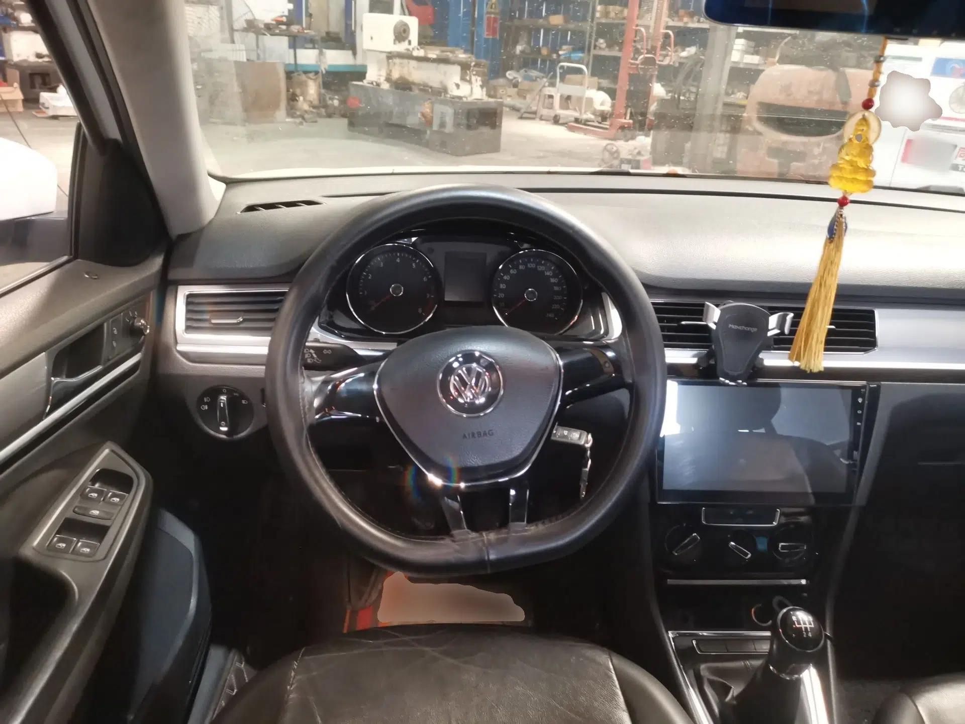 Volkswagen Bora 2016 1.6L Manual Comfort Model — миниатюра 10