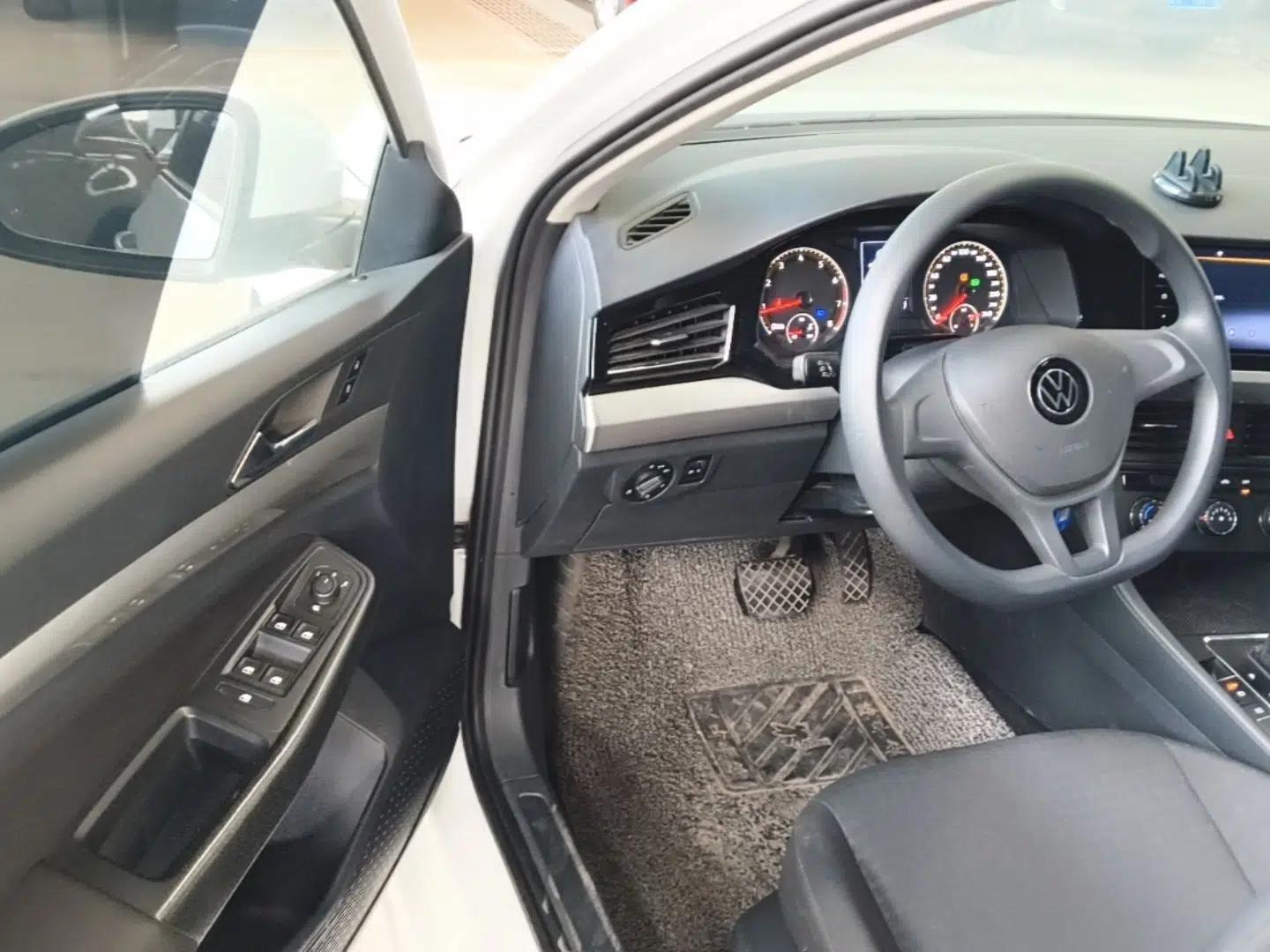 Volkswagen Bora 2021 1.5L Automatic Fashionable Smart Connectivity Version — миниатюра 18