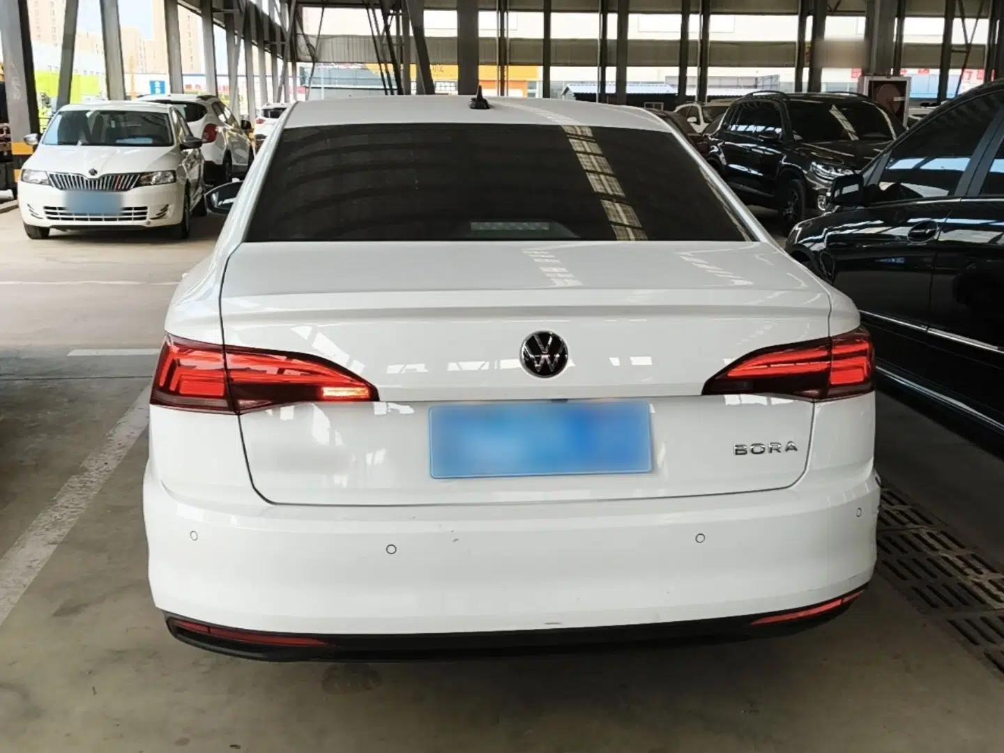 Volkswagen Bora 2021 1.5L Automatic Fashionable Smart Connectivity Version — миниатюра 5