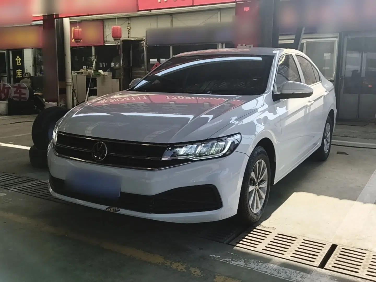Volkswagen Bora 2021 1.5L Automatic Fashionable Smart Connectivity Version — миниатюра 1