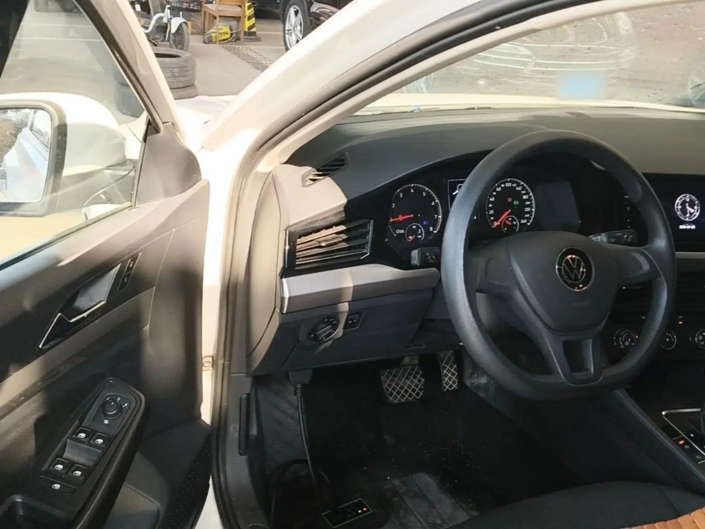 Volkswagen Bora 2021 1.5L Automatic Fashionable Smart Connectivity Version — миниатюра 18