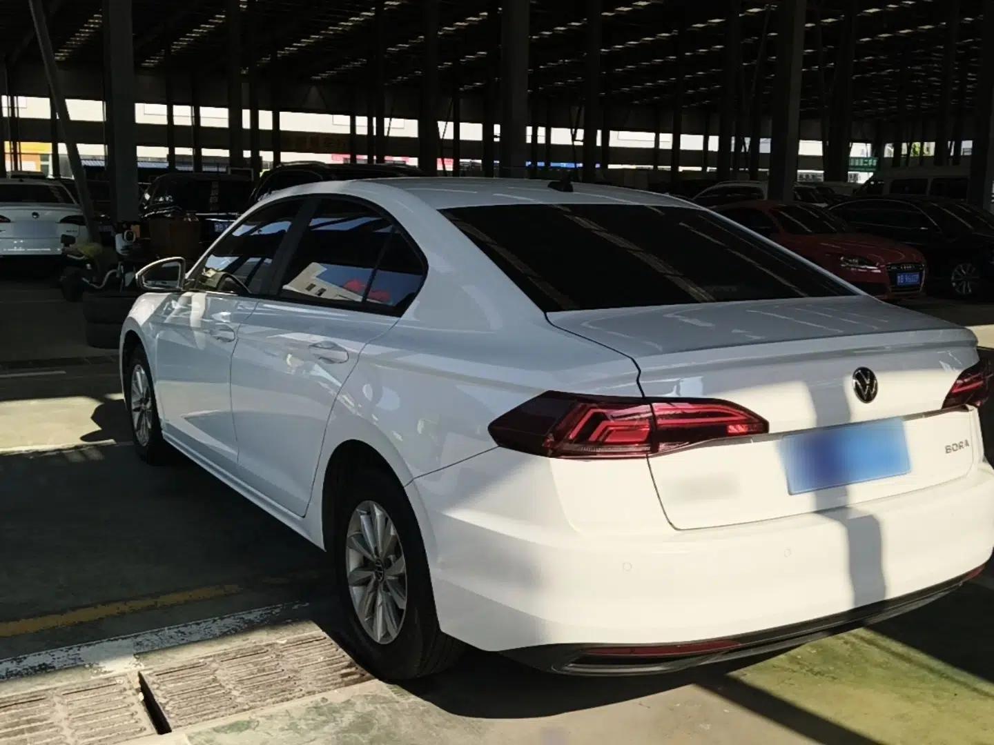 Volkswagen Bora 2021 1.5L Automatic Fashionable Smart Connectivity Version — миниатюра 4