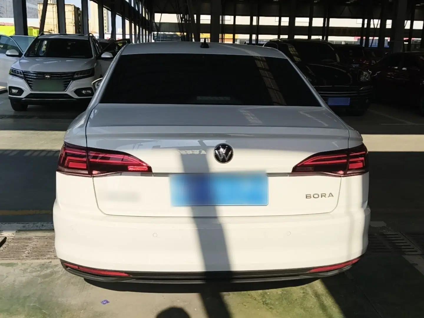 Volkswagen Bora 2021 1.5L Automatic Fashionable Smart Connectivity Version — миниатюра 5