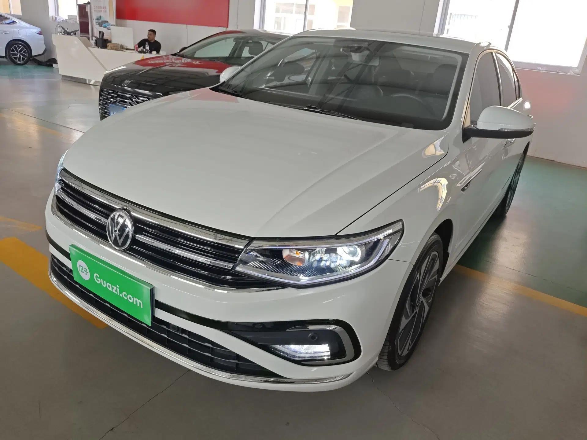 Volkswagen Bora 2023 300TSI DSG Prestige Edition — миниатюра 1
