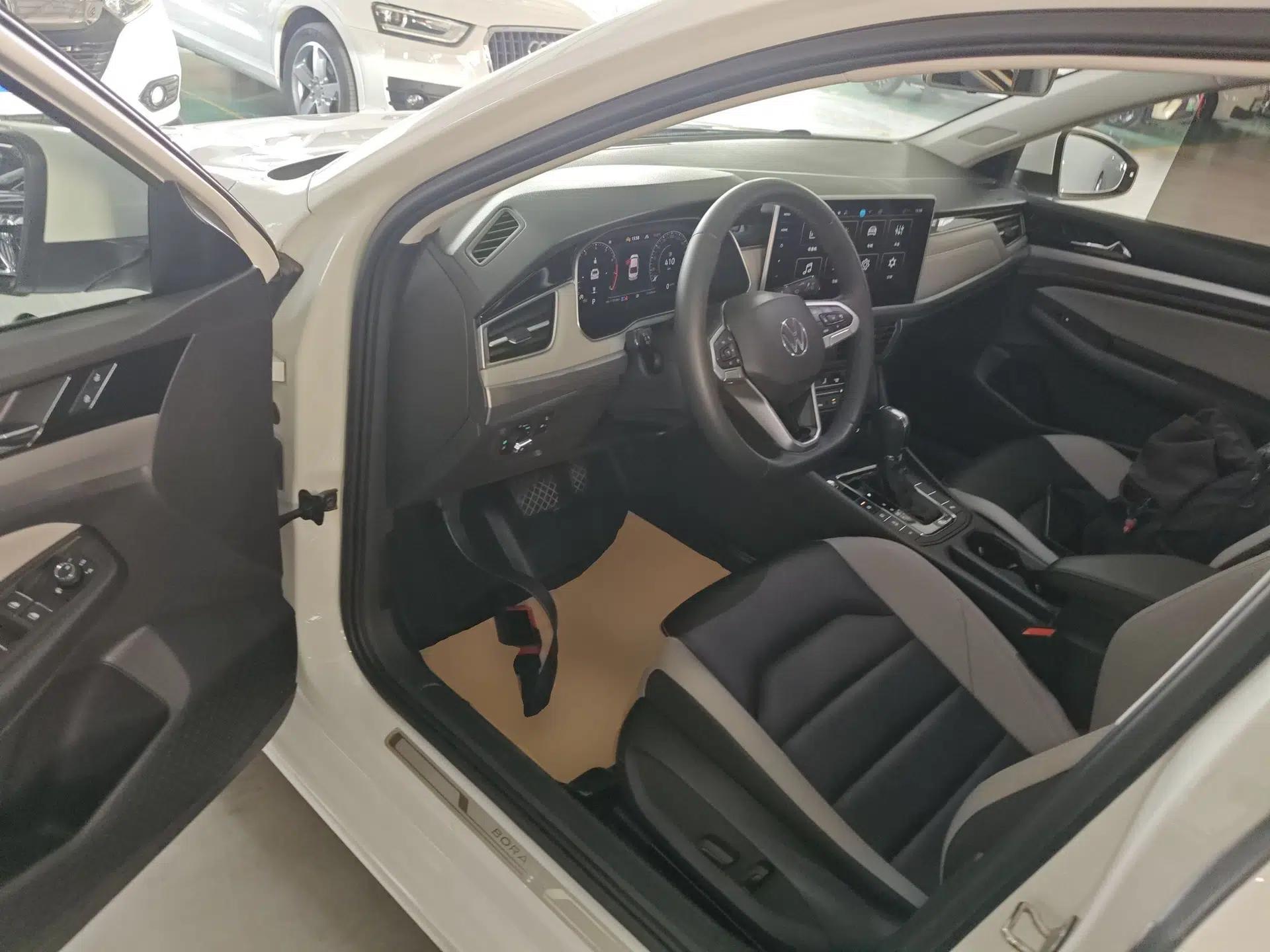 Volkswagen Bora 2023 300TSI DSG Prestige Edition — миниатюра 23