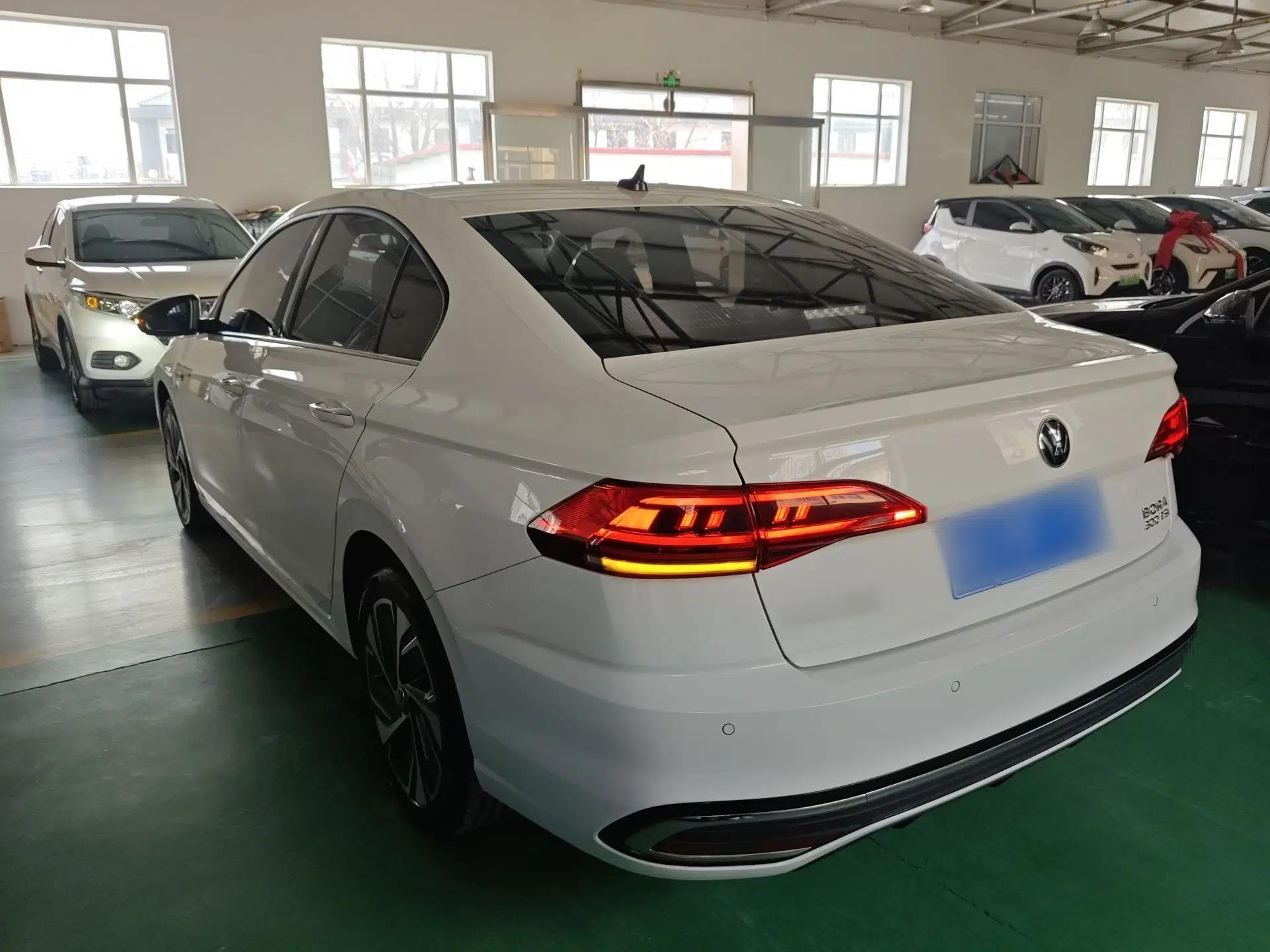 Volkswagen Bora 2023 300TSI DSG Prestige Edition — миниатюра 4