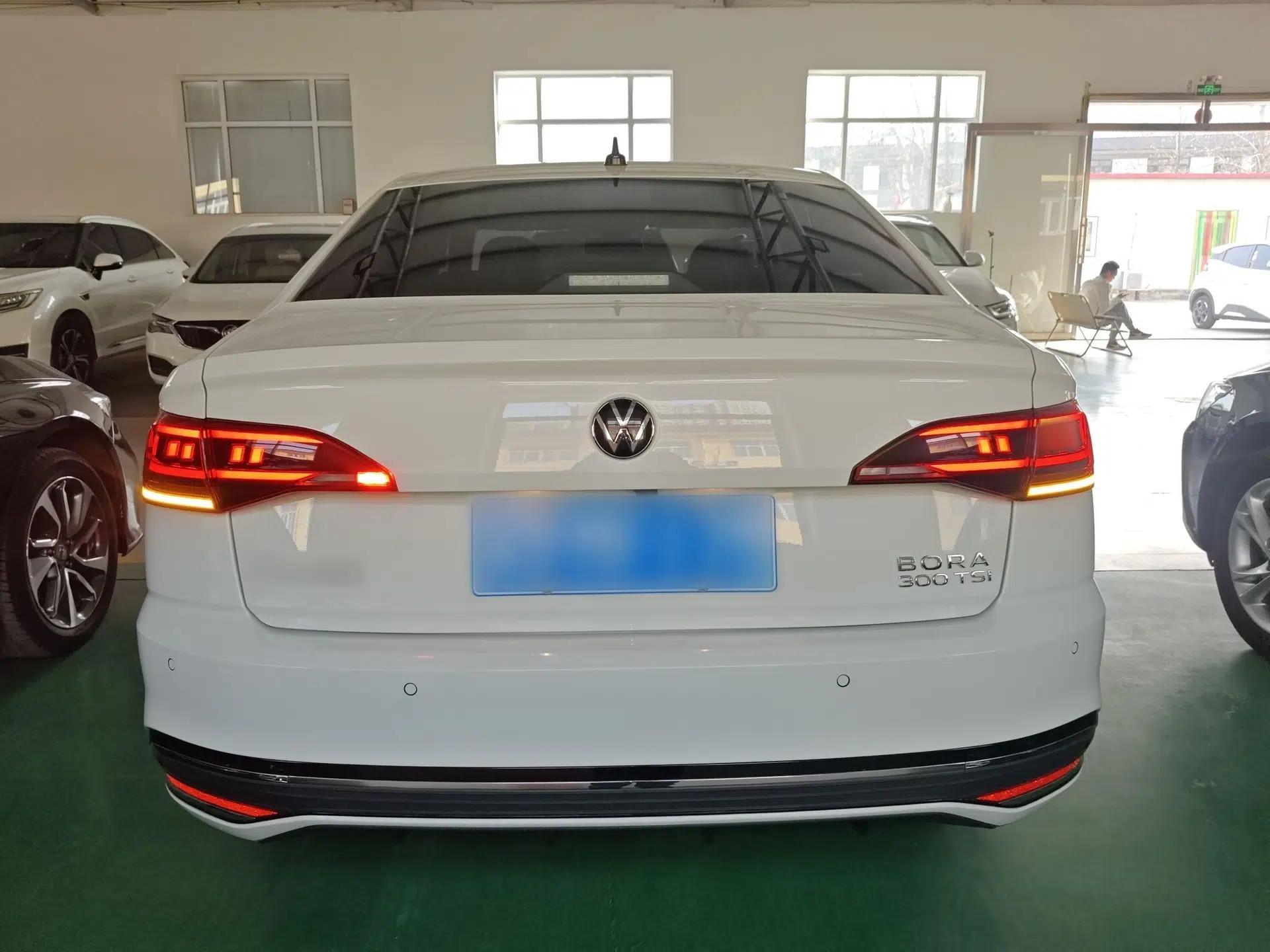 Volkswagen Bora 2023 300TSI DSG Prestige Edition — миниатюра 5