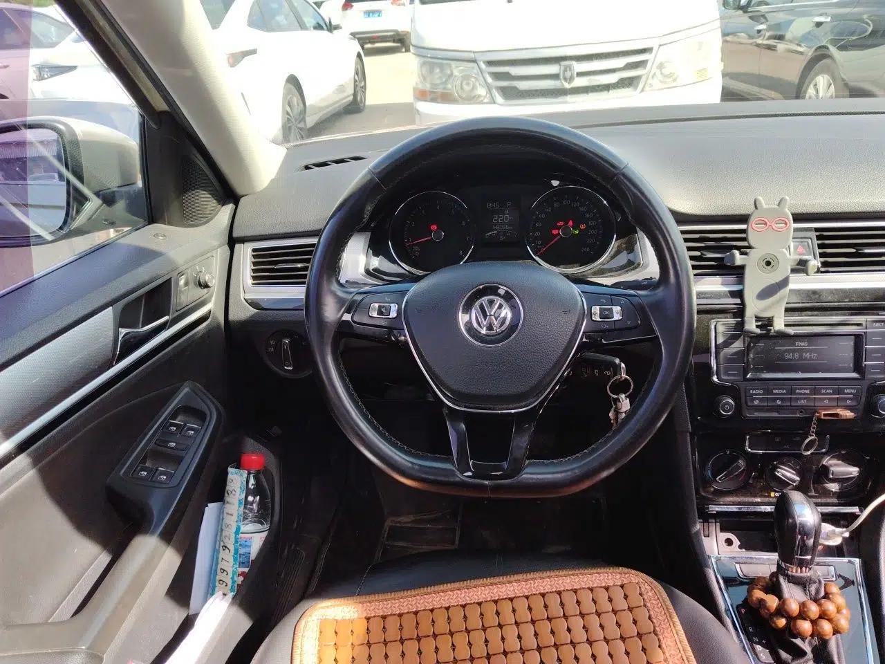 Volkswagen Bora 2018 1.5L Automatic Comfort Model — миниатюра 10