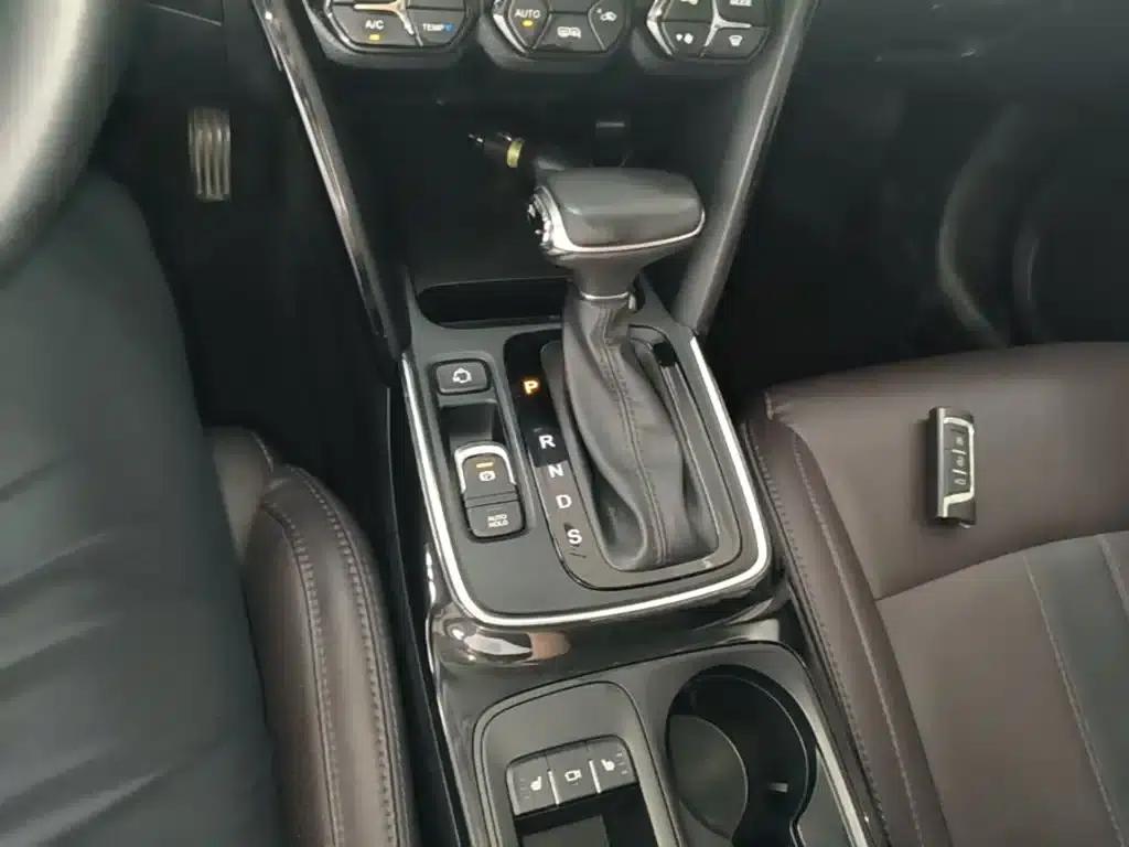 Trumpchi GS4 2018 235T Automatic 2WD Luxury Intelligent Connectivity Millionth Anniversary Edition — миниатюра 14