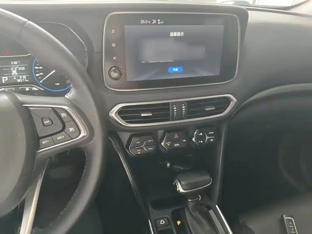 Trumpchi GS4 2018 235T Automatic 2WD Luxury Intelligent Connectivity Millionth Anniversary Edition — миниатюра 10