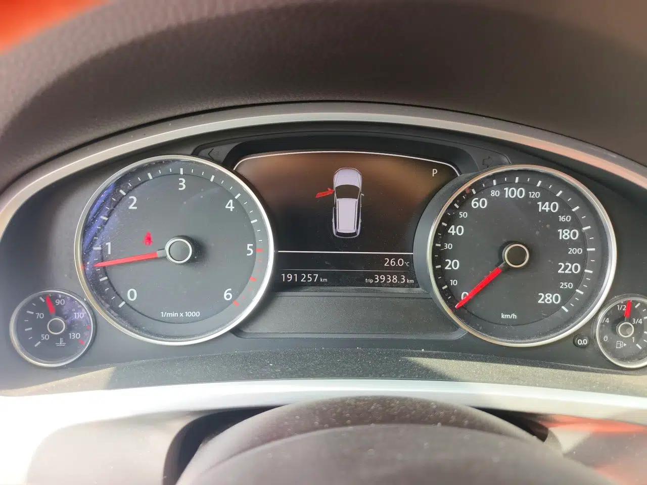Volkswagen Touareg Touareg 2015, 3.0T, panoramic sunroof, diesel, wheels 255/60 R17. — миниатюра 11