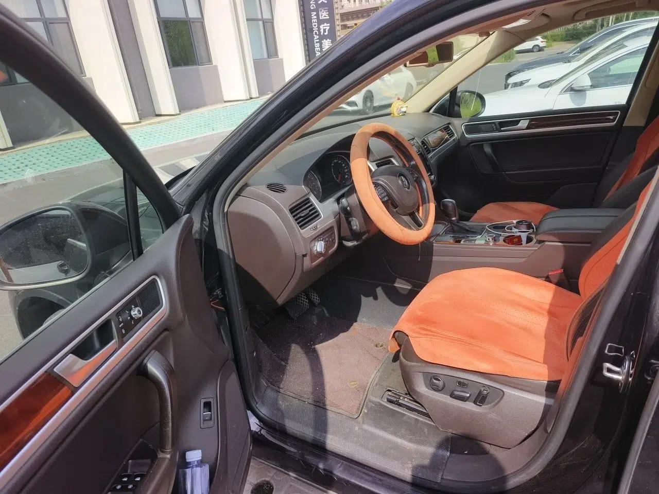 Volkswagen Touareg Touareg 2015, 3.0T, panoramic sunroof, diesel, wheels 255/60 R17. — миниатюра 16