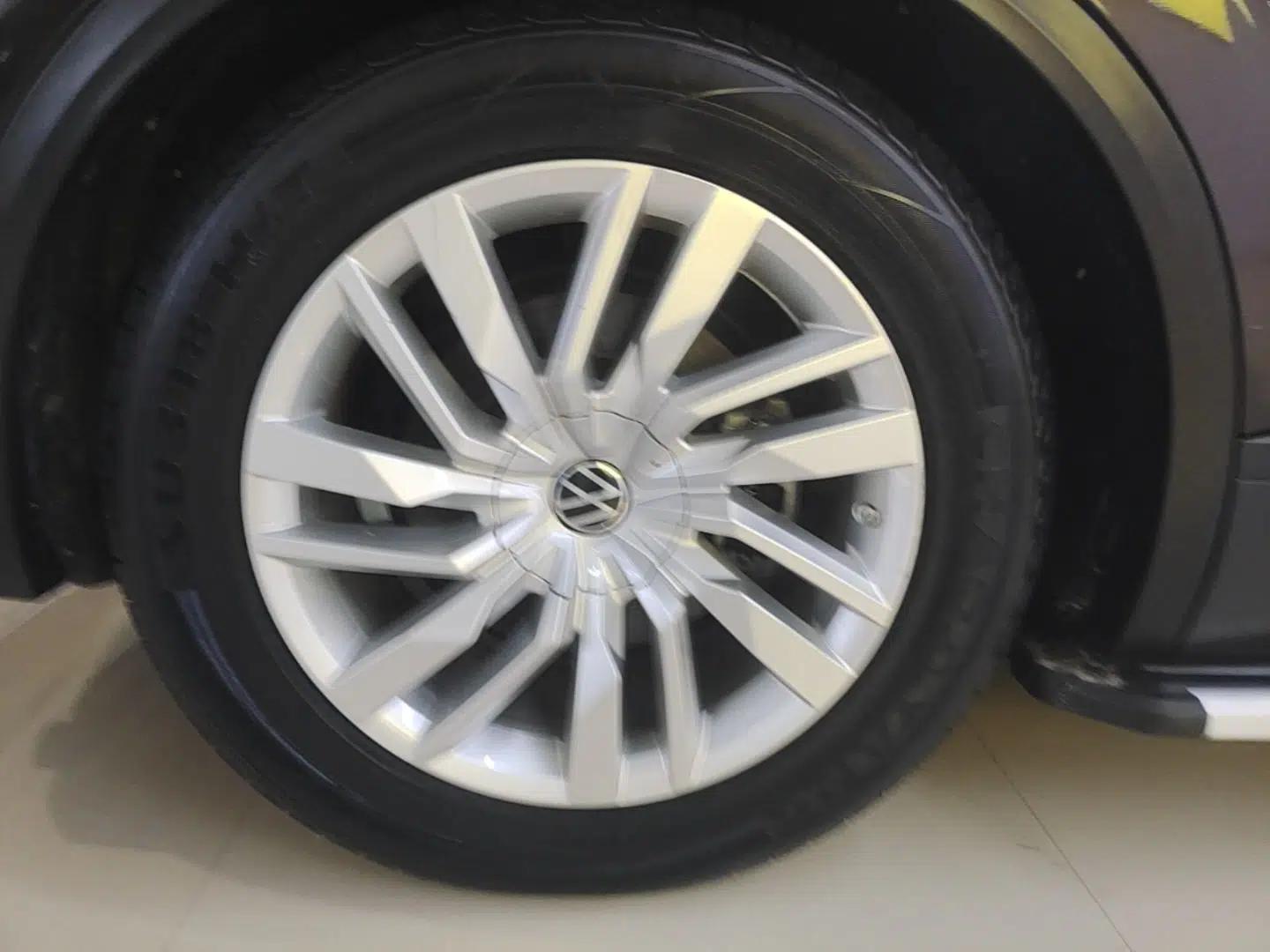 Volkswagen Touareg 2021 2.0 TSI Flagship Special Edition — миниатюра 11