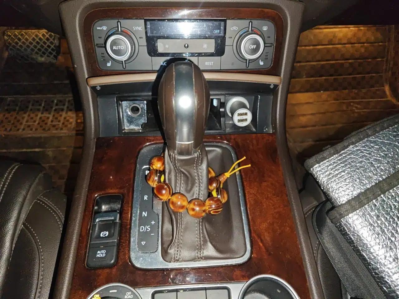 Volkswagen Touareg 2015 3.0 TSI Standard Model — миниатюра 14