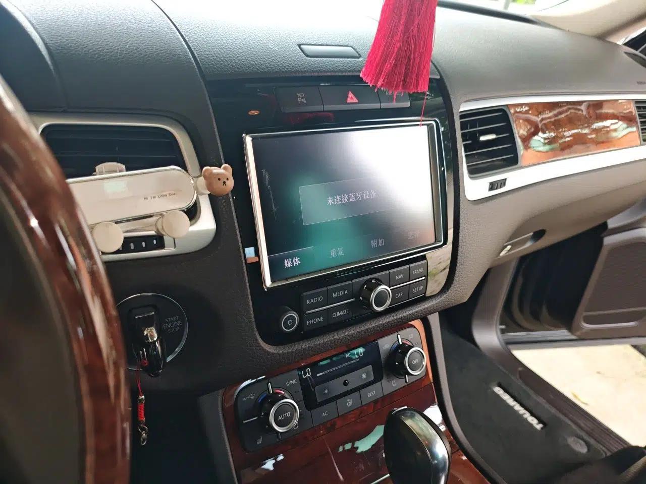 Volkswagen Touareg 2011 3.0 TSI High-End Version — миниатюра 13
