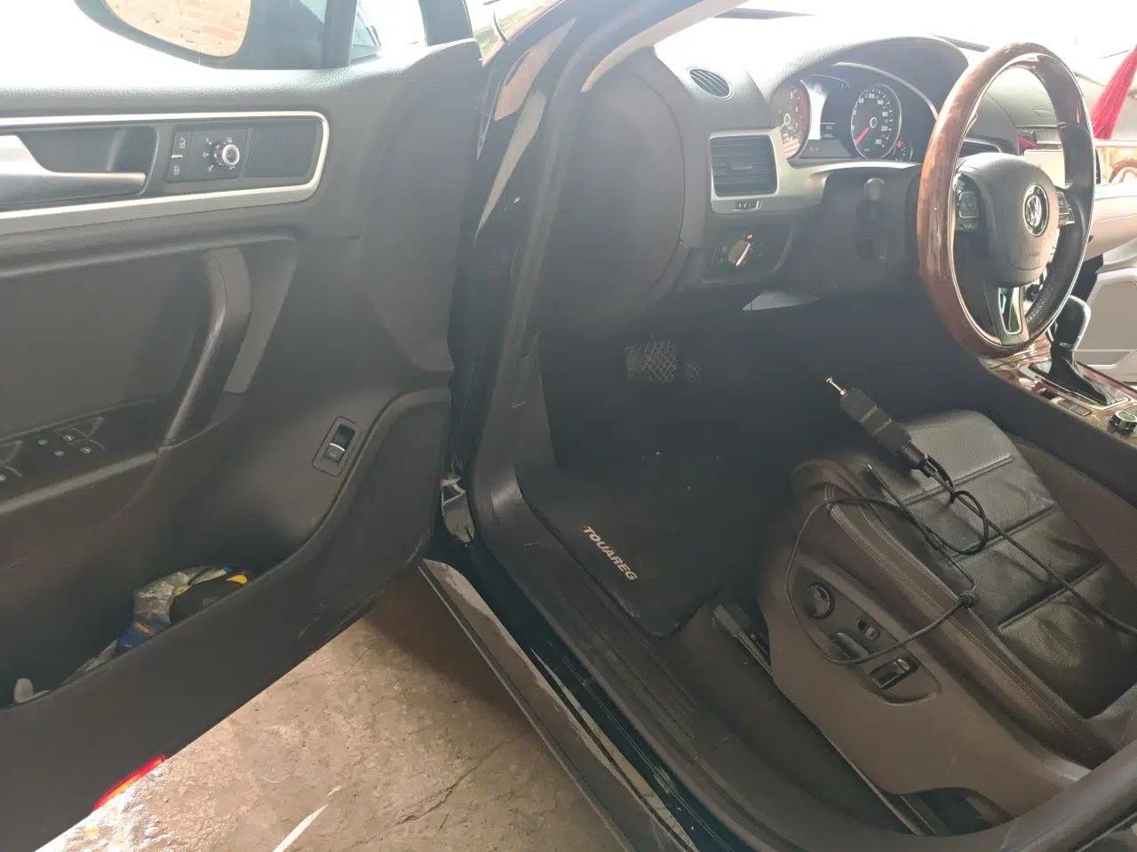 Volkswagen Touareg 2011 3.0 TSI High-End Version — миниатюра 16