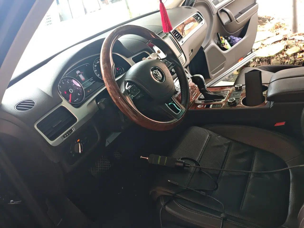 Volkswagen Touareg 2011 3.0 TSI High-End Version — миниатюра 10