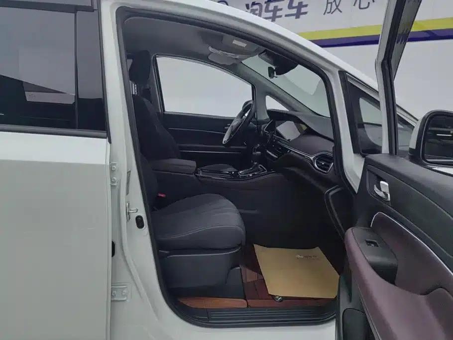 Trumpchi M6 2023 PRO 270T DCT Elite Edition — миниатюра 8