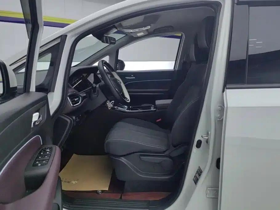 Trumpchi M6 2023 PRO 270T DCT Elite Edition — миниатюра 9
