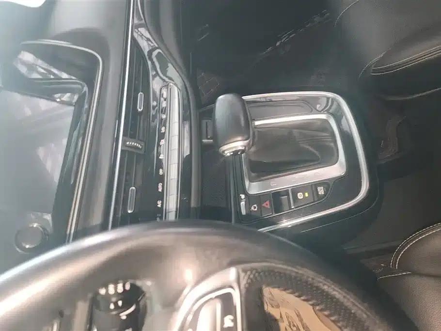 Trumpchi M6 2021 270T DCT Premium Edition (Six Seats) — миниатюра 13