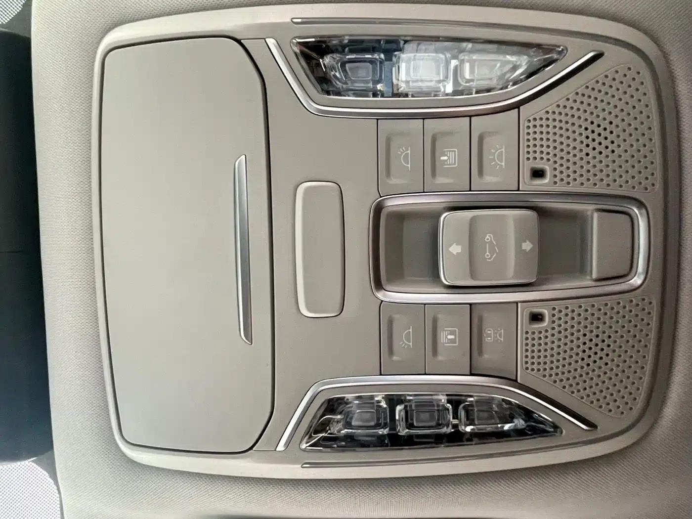 Trumpchi M6 2021 270T DCT Premium Edition (7-seater) — миниатюра 13