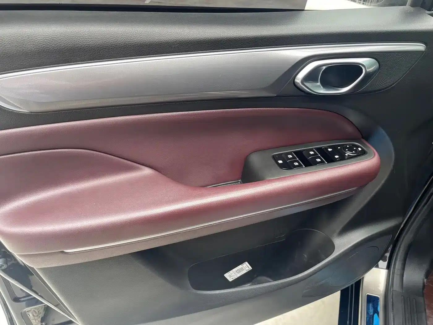 Trumpchi M6 2021 270T DCT Premium Edition (7-seater) — миниатюра 14