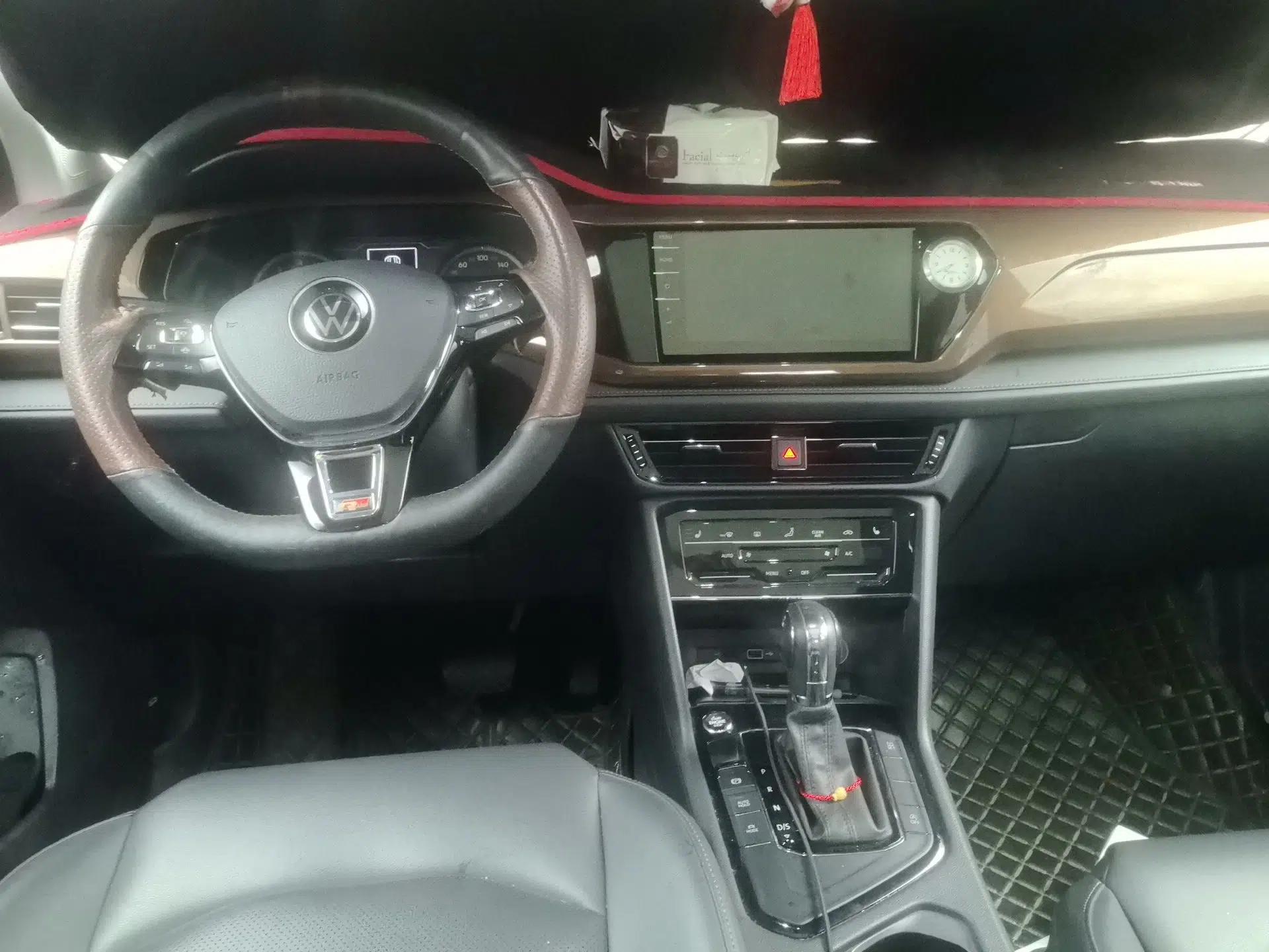 Volkswagen Tharu 2021 330TSI All-Wheel Drive Luxury PLUS Version — миниатюра 9