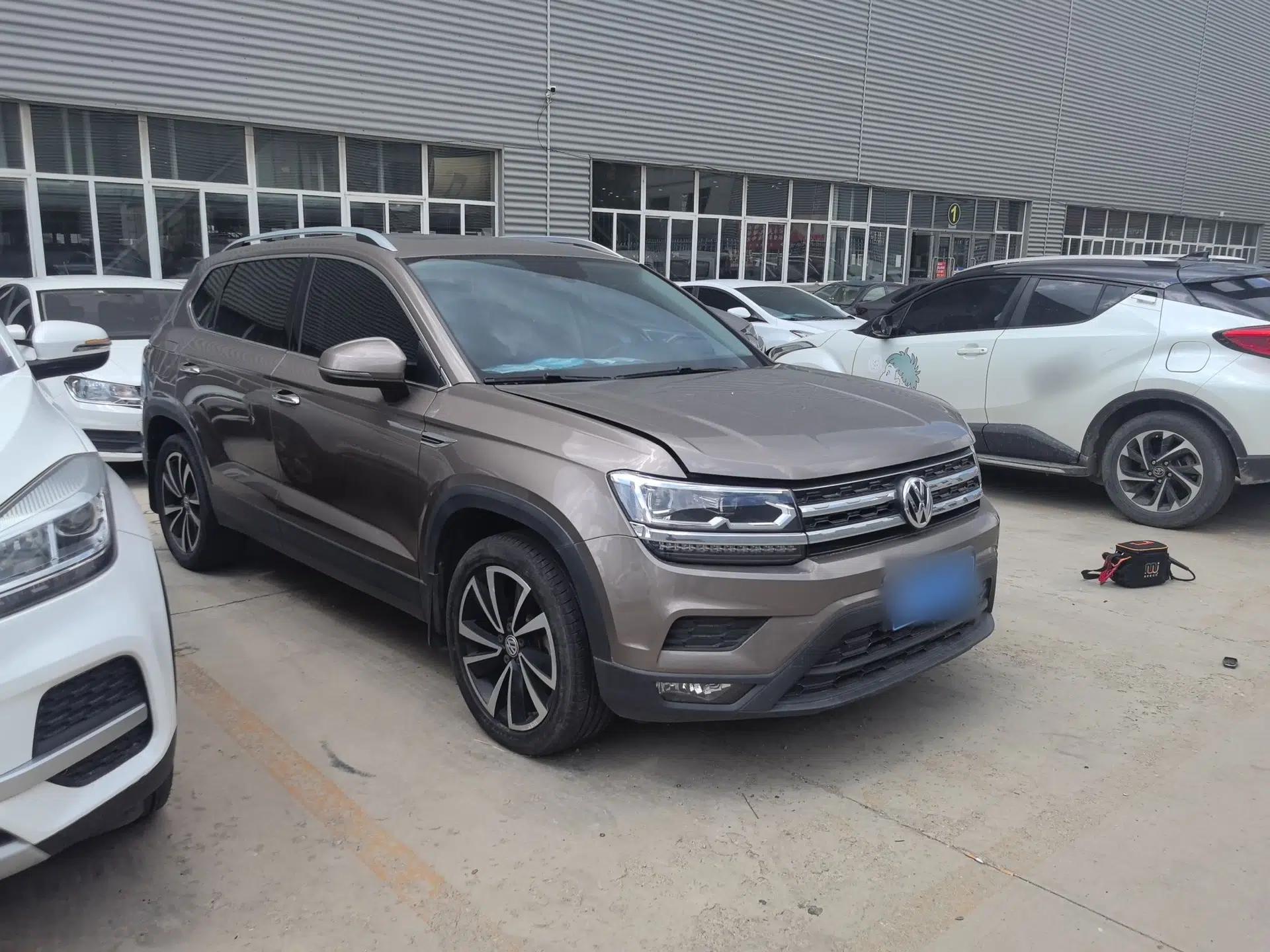 Volkswagen Tharu 2020 280TSI Two-Wheel Drive Luxury Edition China VI Standard — миниатюра 3