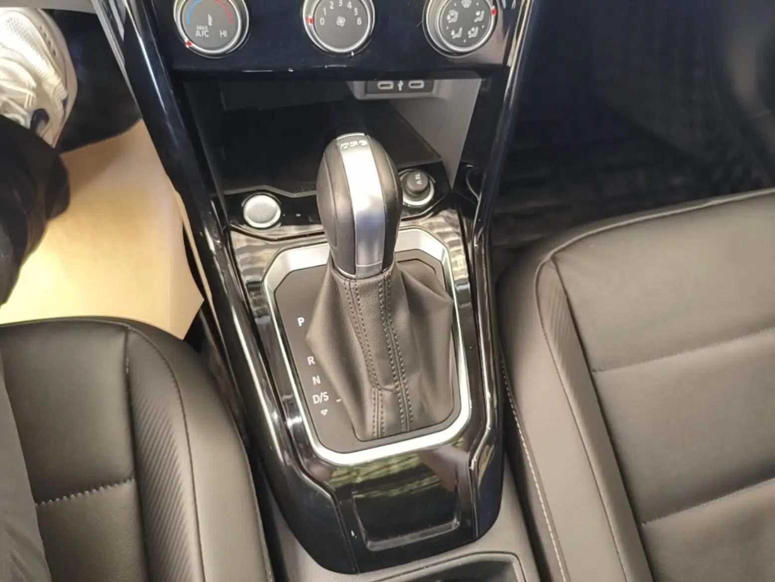 Volkswagen T-ROC 2022 280TSI DSG Two-Wheel Drive Comfort PLUS — миниатюра 16