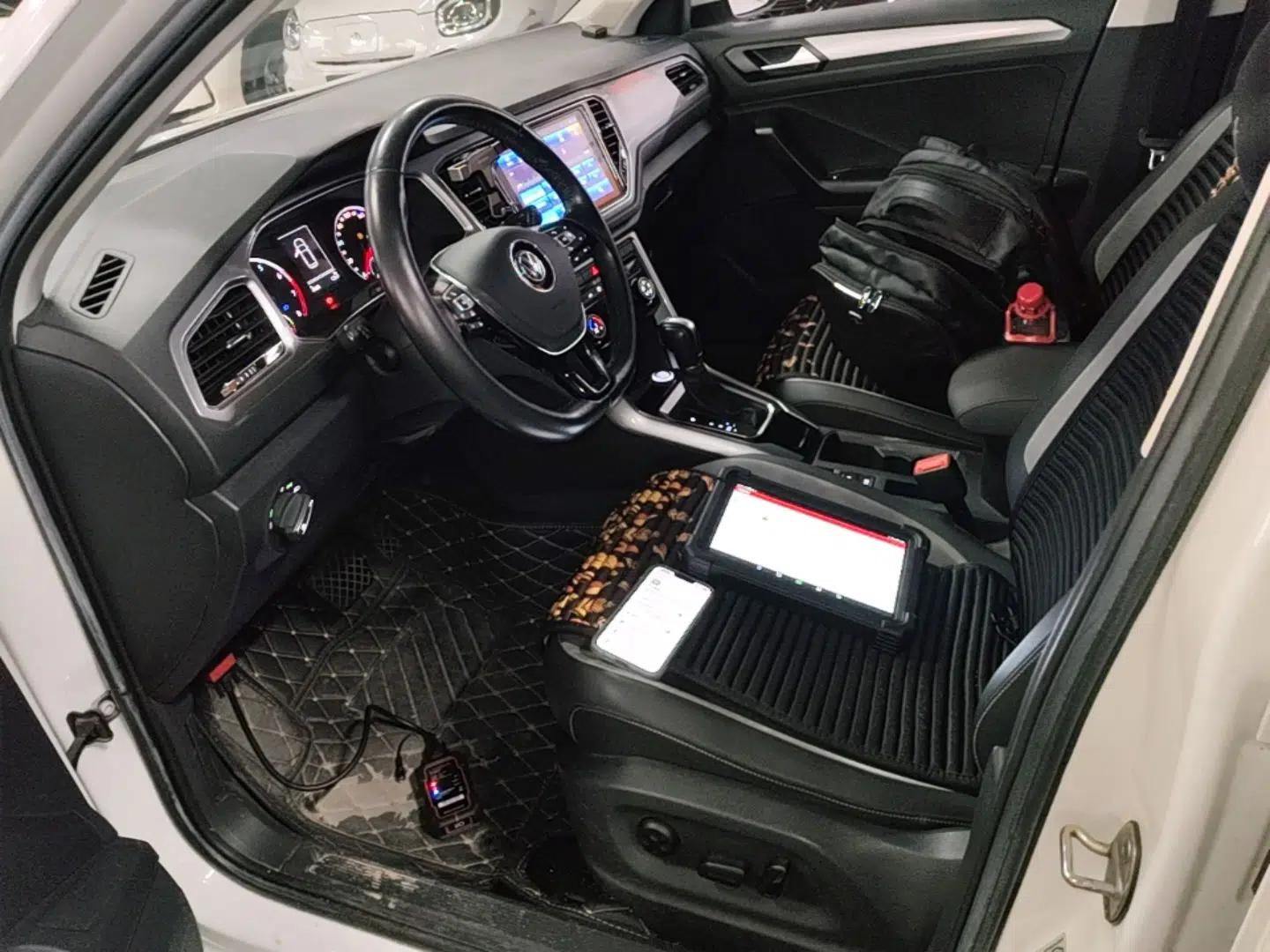 Volkswagen T-ROC 2018 280TSI DSG Two-Wheel-Drive Advanced Version China VI Standard — миниатюра 23