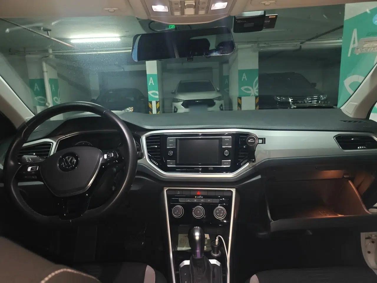 Volkswagen T-ROC 2019 280TSI DSG Two-Wheel Drive Advanced Version China VI Standard — миниатюра 18
