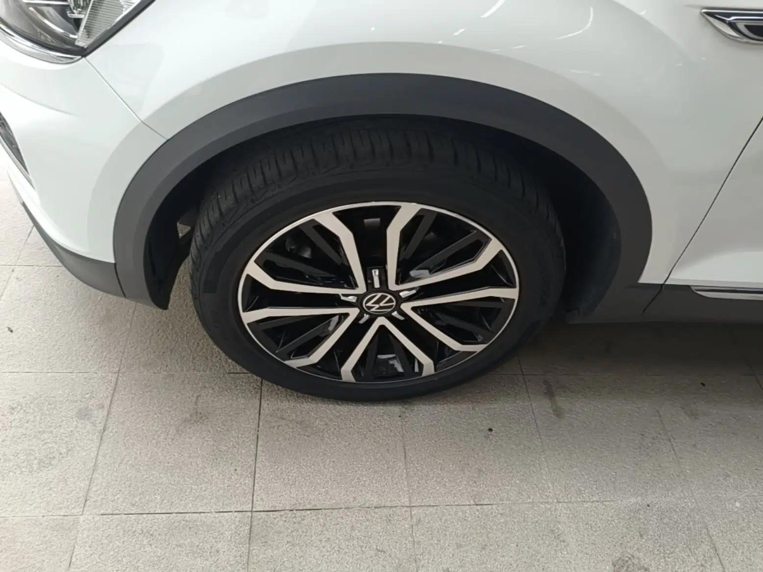 Volkswagen T-ROC 2022 280TSI DSG Two-Wheel Drive Elite PLUS — миниатюра 10