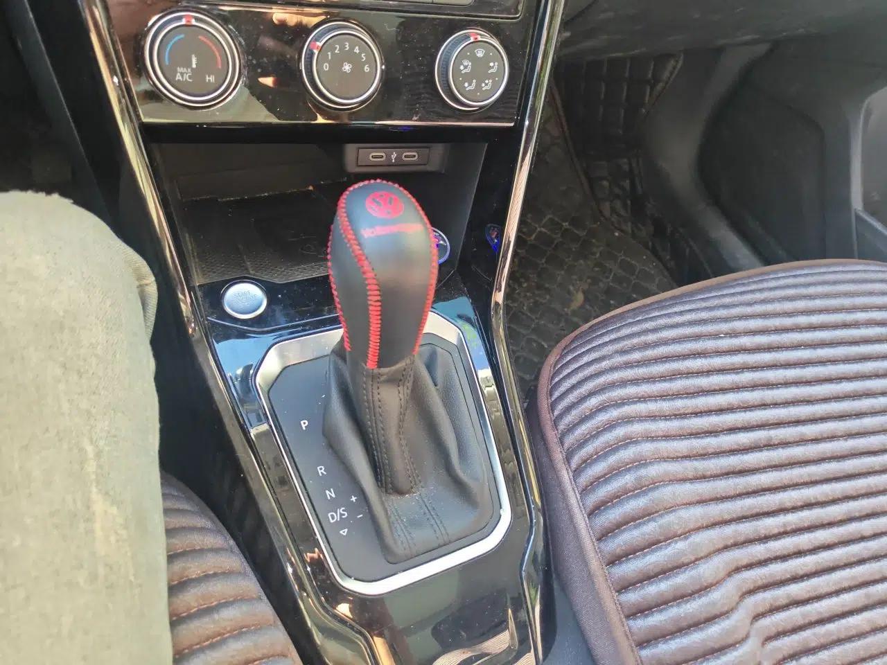 Volkswagen T-ROC 2021 280TSI DSG Two-Wheel Drive Comfort Connect Edition — миниатюра 14