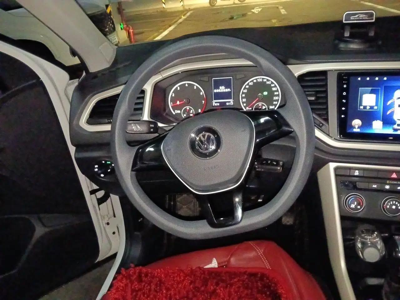 Volkswagen T-ROC 2019 230TSI DSG Two-Wheel Drive Fashion Edition China VI Standard — миниатюра 10