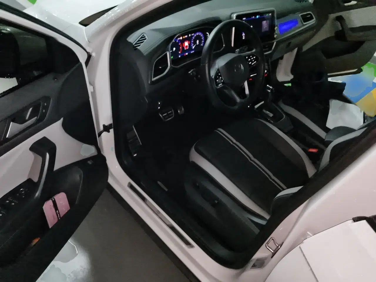 Volkswagen T-ROC 2024 300TSI DSG Two-Wheel-Drive Chen Guang Edition — миниатюра 16