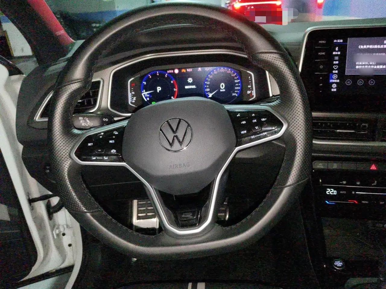 Volkswagen T-ROC 2024 300TSI DSG Two-Wheel-Drive Chen Guang Edition — миниатюра 10