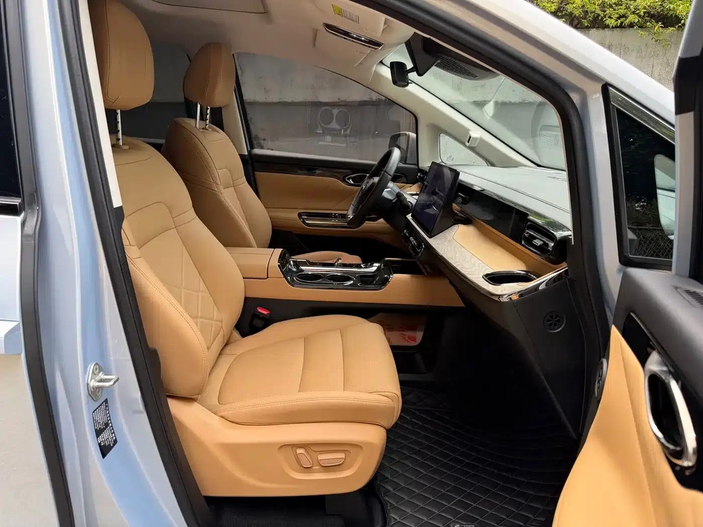 Trumpchi E8 PHEV 2024 Model 150km MAX+ — миниатюра 11